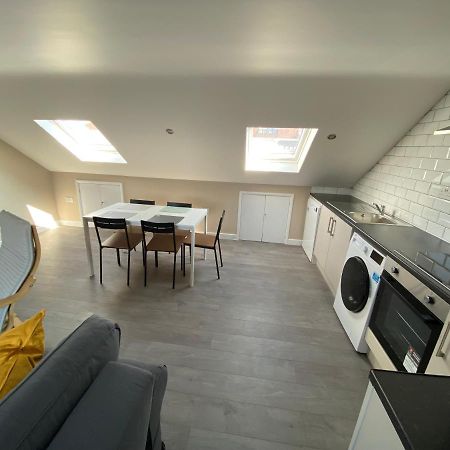 Stunning 1 Bedroom Flat In Wood Green Londra Exterior foto