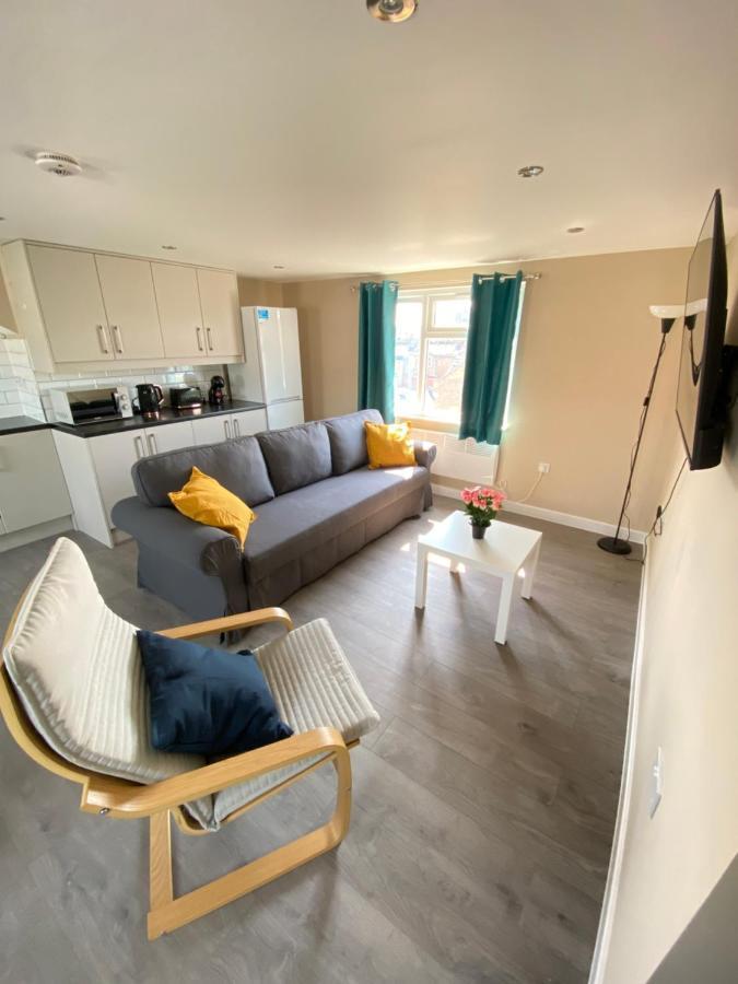 Stunning 1 Bedroom Flat In Wood Green Londra Exterior foto
