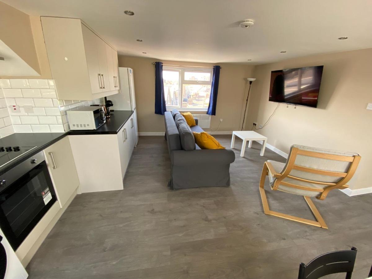 Stunning 1 Bedroom Flat In Wood Green Londra Exterior foto