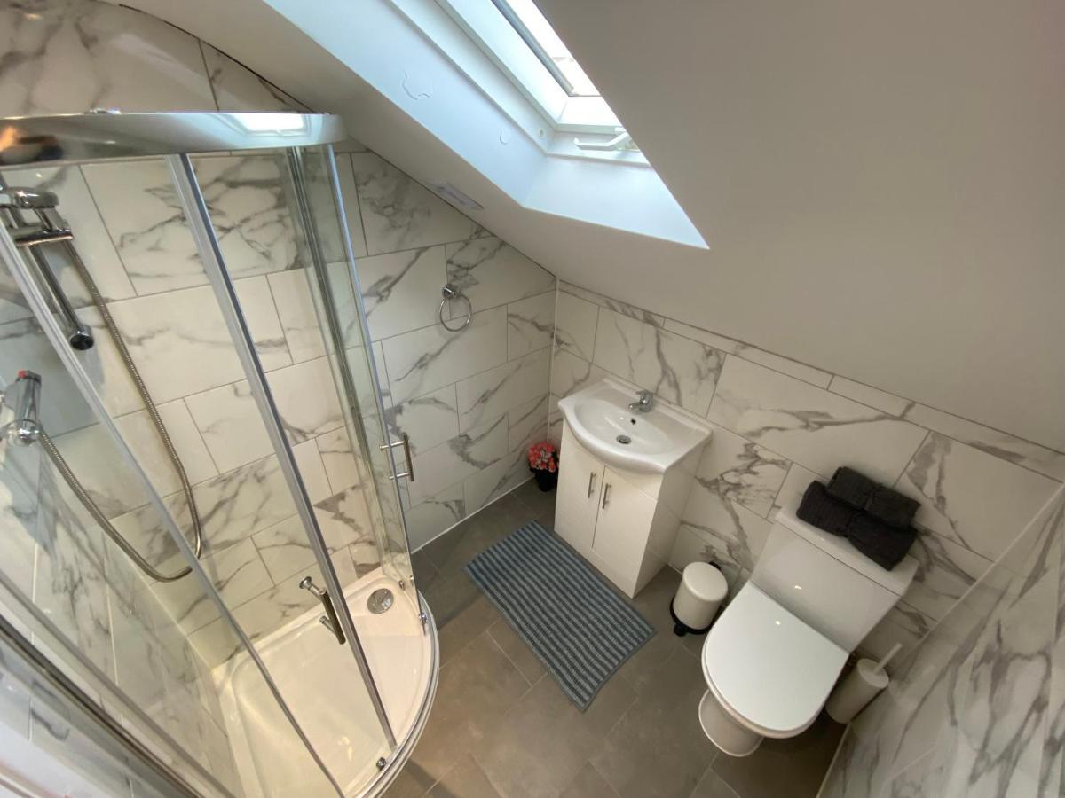 Stunning 1 Bedroom Flat In Wood Green Londra Exterior foto