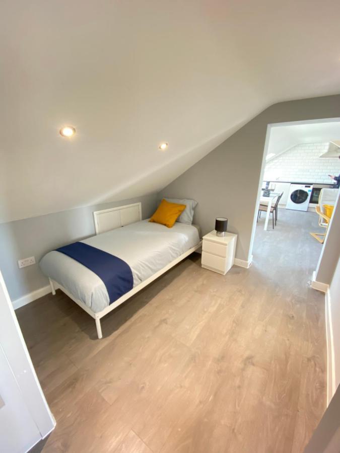 Stunning 1 Bedroom Flat In Wood Green Londra Exterior foto