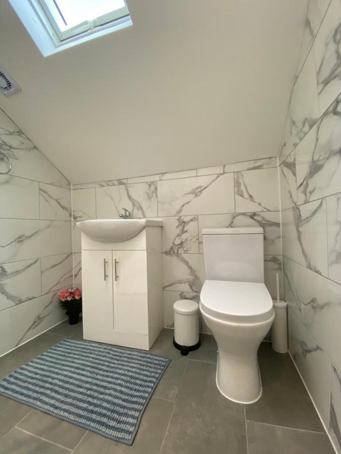 Stunning 1 Bedroom Flat In Wood Green Londra Exterior foto